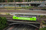 ELL/Flixtrain 193 940-4 am 24. Juli 2024 in Köln-Messe/Deutz. Aufgenommen vom Parkhaus P1 der LANXESS-Arena.