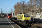 Bahnhof Köln Süd.
Güterverkehr vom 29. und 30. November 2019.
Hier konnten sehr viele und interessante Güterzüge wie das gelbe  ZEMENTAXI  auf der Fahrt in beide Richtungen beobachtet werden.
Foto: Walter Ruetsch 