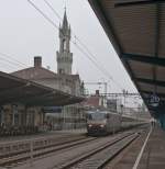 460 100-1  Schweizer Fernsehen  mit dem IR 9058 (Konstanz - Biel/Bienne) am 24. Januar 2010 im Bahnhof Konstanz.
