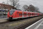 Eine S8 nach Mönchengladbach in Korschenbroich am Bahnsteig. 28.2.2017