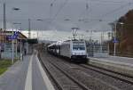 PCT 185 687-1 mit einem Autozug am 21.02.2014 in Kreiensen.