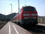 Die in Regensburg beheimatete 218 141-0 zog am 26.04.2007 den RegionalExpress  VierlnderExpress  von Leipzig Hauptbahnhof nach Mnchen Hbf auf den Auengleis 8a.