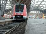 612 537-1 als RegionalExpress von Leipzig Hbf nach Hof kurz vor der Fahrtantritt in Leipzig am 26.04.2007.