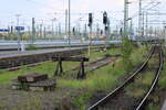 Ein Gleisrest zwischen Bahnsteig 17 und 18, am 11.05.2024 in Leipzig Hbf.