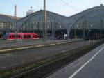 Blick auf die Bahnhofsbedachung in Leipzig Hbf; 28.03.2008