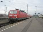 Hier 143 013-1 mit einer RB nach Leipzig Hbf, bei der Einfahrt am 28.10.2009 in den Leipziger Hbf.