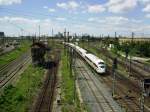 Ein ICE3 bei der Einfahrt in den Leipziger Hauptbahnhof am 09.07.2011 bei wunderschnem Wetter.