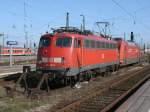 110 491 zusammen mit 101 038,am 26.Mrz 2012,vor der Bahnhofshalle in Leipzig.