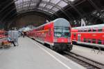 DABbuzfa 760.0 mit Schublok 143 066-9 nach Reichenbach (Vogt) ob Bf in Leipzig Hbf.