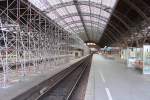 Ein Blick in den Hauptbahnhof von Leipzig mit viel Metall.