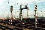 Historische Aufnahme aus dem Jahre 2001: Wasserkran im Hauptbahnhof Leipzig.