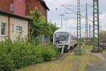 Am 04.05.2024 versteckte sich der D-DB 61 80 80-91 155-4 Bpmmbdzf 286.1 mit Messwagen im Bahnhof Lichtenfels