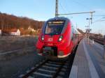 Eine Stunde lang mußte sich das Zugpersonal vom 442 346,am 17.Januar 2015,in Lietzow die Zeit vertreiben bevor es zurück nach Binz ging.