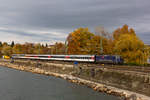 Der Eurocity EC 195 aus Zürich nach Lindau auf dem Bahndamm.