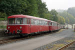 Impressionen der Kasbachtalbahn vom 24. September 2017.
Von der damaligen Bahnstrecke Linz - Neustad wird seit dem Jahre 1999 nur noch der Streckenabschnitt Linz - Kalenborn an Wochenenden mit Schienenbussen der Reihe VT 798 bedient.
Schienenbus Kolonne in Linz.
Foto: Walter Ruetsch