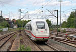 812 022-3 (Tz 9022) als umgeleiteter ICE 517 (Linie 42) von Dortmund Hbf nach Stuttgart Hbf durchfährt den Bahnhof Ludwigsburg auf Gleis 4.
Aufgenommen am Ende des Bahnsteigs 4/5.
[28.7.2020 | 14:40 Uhr]