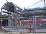 Die Rekonstuktion der groen Bahnhofshalle des Lbecker Bahnhofs geht zgig voran.