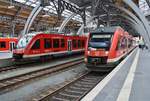 648 352-5 triftt am 25.6.2017 als RE83 (RE21825) von Kiel Hauptbahnhof nach Lüneburg im Lübecker Hauptbahnhof auf 648 842-2  Müssen  als RB85 (RB21722) von Lübeck Hauptbahnhof nach Neustadt(Holst). 