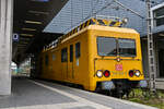 D-DBMP 708 333-0 (99 80 9436 008-3) stand am 22.04.24 für Oberleitungsarbeiten im Lübecker Hbf (AL) auf Gl.