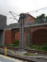 Ein neuer Abspannmast im Lbecker Hbf am 26.08.08.