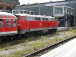 Die 218 413-3 bei der Ausfahrt aus dem Lbecker Hbf aufgenommen am 18.08.09.