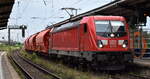 DB Cargo AG, Mainz mit ihrer   187 178  [NVR-Nummer: 91 80 6187 178-9 D-DB] und einem Kalizug am 31.07.24 Durchfahrt Bahnhof Magdeburg-Neustadt.