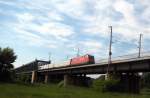 Die 101 119-6 kracht am 22.05.2008 mit dem IC nach Berlin ber die Elbbrcke bei Magdeburg.