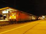 101 024-8 mit dem letzten InterCity des Tages nach Leipzig (IC 2135) auf Gleis 7 in Magdeburg Hbf.