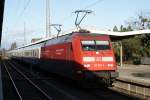 Glckstreffer 101 093-3 mit beiden Stromabnehmern oben,der Grund hierfr ist einfach,bei der Einfahrt in den Magdeburger Hbf schiebt die 101,bei der Ausfahrt zieht sie den Zug.