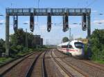 ICE auf dem Weg nach Magdeburg HBF bei der Durchfahrt in Magdeburg Bukau am 31.07.2013