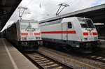 146 568-1 trifft mit IC2035 von Norddeich nach Leipzig Hauptbahnhof am 1.8.2016 im Magdeburger Hauptbahnhof auf 146 574-9, welche mit dem IC2430 von Leipzig Hauptbahnhof nach Emden Hauptbahnhof