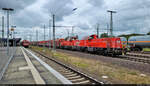 Mit Aluminium aus dem Novelis-Werk in Nachterstedt sind 261 049-1 und 261 094-7 (Voith Gravita 10 BB) in Magdeburg Hbf unterwegs Richtung Rangierbahnhof Magdeburg-Rothensee.

🧰 DB Cargo
🕓 30.5.2022 | 11:05 Uhr