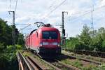 182 001 kommt mit dem RE1 nach Cottbus in Magdeburg Herrenkrug eingefahren.