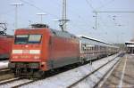 101 037-0 schob den IC 2143 aus Kln in den Bahnhof Magdeburg Hbf und dann ziehte sie den IC weiter nach Leipzig Hbf. 30.11.2010