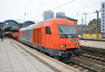 RTS Rail Transport Service Siemens Eurorunner 2016.906 mit Schotterwagen am 28.12.18 in Mainz Hbf 