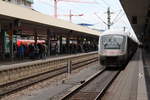 Am 04.10.2017 steht IC2011 nach Tübingen im Hauptbahnhof von Mannheim.