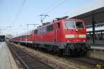 111 094 mit Regionalzug in Mannheim Hbf, Gleis 8.