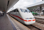 401 087-2 als ICE 372 (Interlaken Ost - Basel SBB - Frankfurt (Main) Hbf - Kassel-Wilhelmshöhe - Berlin Ostbahnhof), am 29.3.2016 beim Halt in Mannheim Hbf.