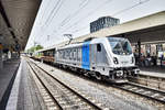 187 301-7 durchfährt mit einem Güterzug Mannheim Hbf.
Aufgenommen am 29.4.2019.