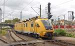 711 106 bei der Einfahrt in den Mannheimer Hbf auf Gleis 8.