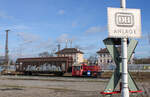 Bundesbahnflair in Mannheim-Rheinau: TLVG 323 462-2 stand am 13.02.2024 abgestellt in Mannheim-Rheinau.