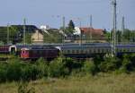 Nein auch wenn bei der DB AG Streiktag ist,
aber die CBB 10019 ist hier regulär im Mönchengladbacher Hbf abgestellt.
Denn von hier aus fahren sie Sonderzüge mit den Wagen und den Lokomotiven.
Heute steht sie an der ehemaligen Ortsgüteranlage mit einem Sonderzug.
Mönchengladbach den 7.5.2015