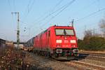 Mit einem Containerzug und leichter schminke (Puffer, Schneeräumer) stand am 21.02.2018 die 185 380-3 abgestellt auf dem Überholgleis von Müllheim (Baden) und wartete dort auf ihre