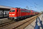 111 055-0 und 111 065-9 (Zugschluss) erreichen am 14.8.2017 mit dem RE4053 von Passau Hauptbahnhof den Münchener Hauptbahnhof. 