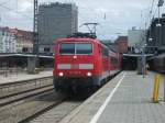 111 148 steht am 30.Juli 2012 mit der RB 59515 nach Mittenwald im Mnchner Hbf.