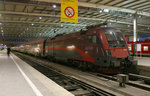1116 215 mit einem Railjet-Wagenpark am 14. März 2010 im Münchener Hbf.