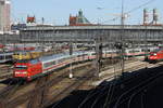 Münchener Hbf und eine 101 am 27.3.17 von der Hackerbrücke gesehen.