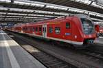 440 205-3 wartet am 15.8.2017 als RE4076 nach Passau Hauptbahnhof im Münchener Hauptbahnhof auf Abfahrt.