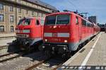 218 446-3 trifft am 15.8.2017 im Münchener Hauptbahnhof auf 111 095-6 mit dem RE4858 nach Nürnberg Hauptbahnhof.