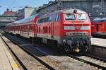 218 420-8 schiebt am 14.8.2017 den RE57509 von Füssen in den Münchener Hauptbahnhof.